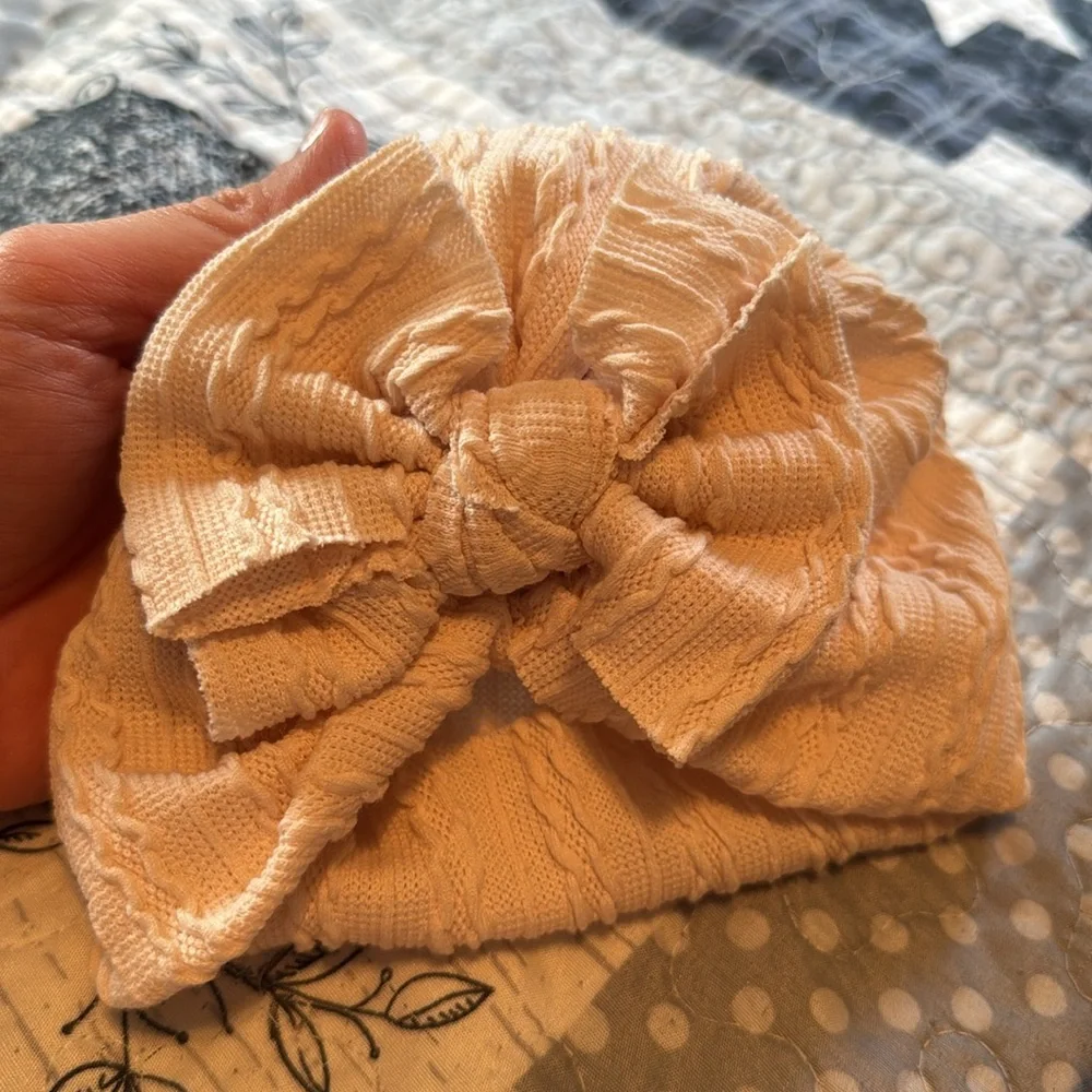 Infant bow hats